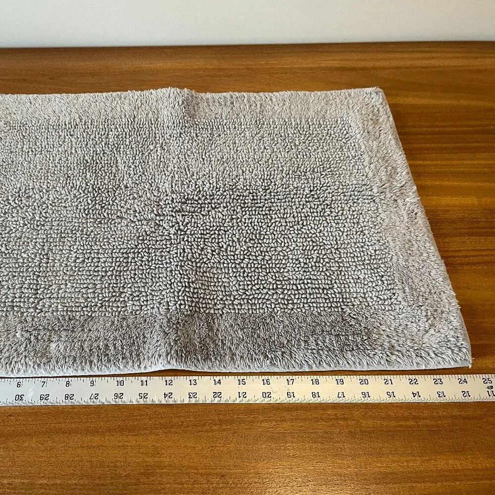 Like-new gray Sonoma bath mat, reversible shower floor rug